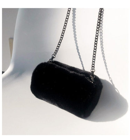 2026 new design plush bag one-shoulder cross-body pillow bag fashion trend chain furry small shoulder bag