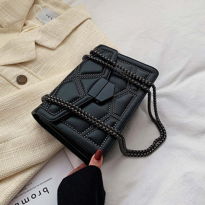 new black women’s bag 2026 new fashion Korean version chain shoulder Messenger PU small square bag