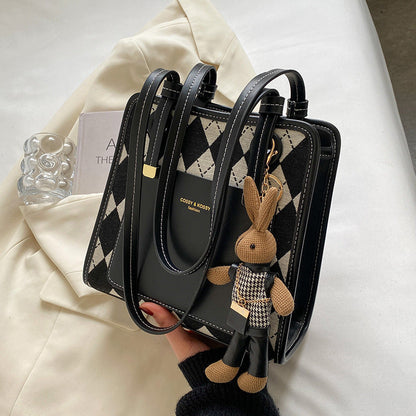 New Fashion Cross-body Bag Fashion Shoulder Bag Student Bag Women’s 2026 Autumn and Winter PU Single Guangdong Pendant Geometric