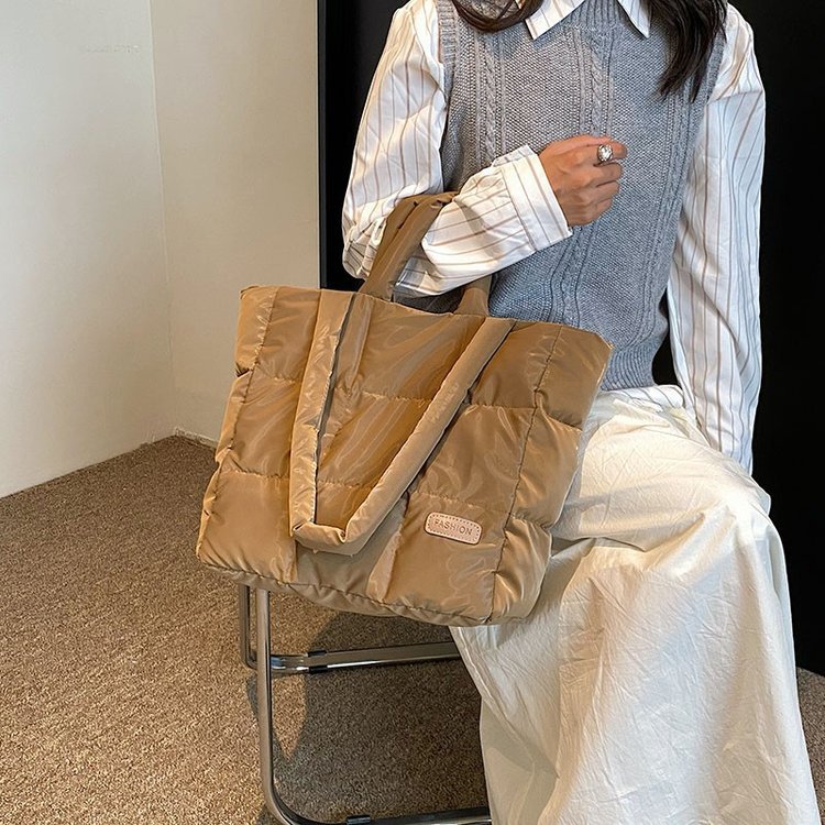 Fashion Quilted Puffy Handbag Lightweight Winter Padded Nylon Down Cotton Shoulder Bag Puffer Tote Bag for Women