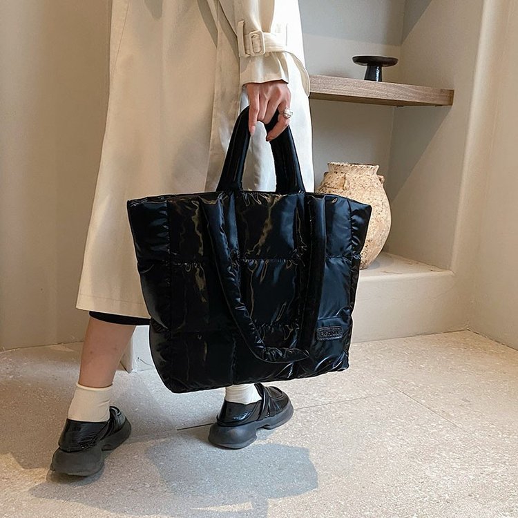 Fashion Quilted Puffy Handbag Lightweight Winter Padded Nylon Down Cotton Shoulder Bag Puffer Tote Bag for Women