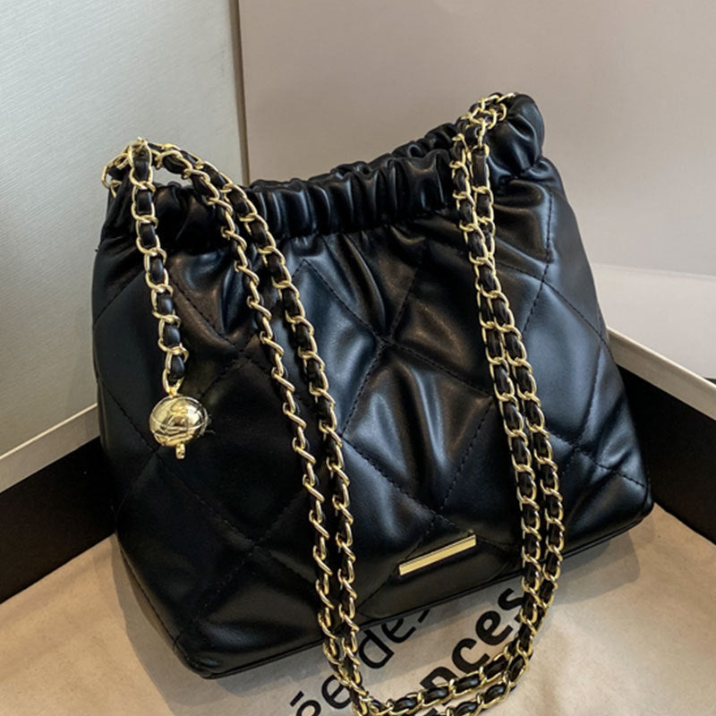 Women’s tote bag 2026 summer new fashion casual single shoulder bag Ladies designer bag quilted PU leather with chain