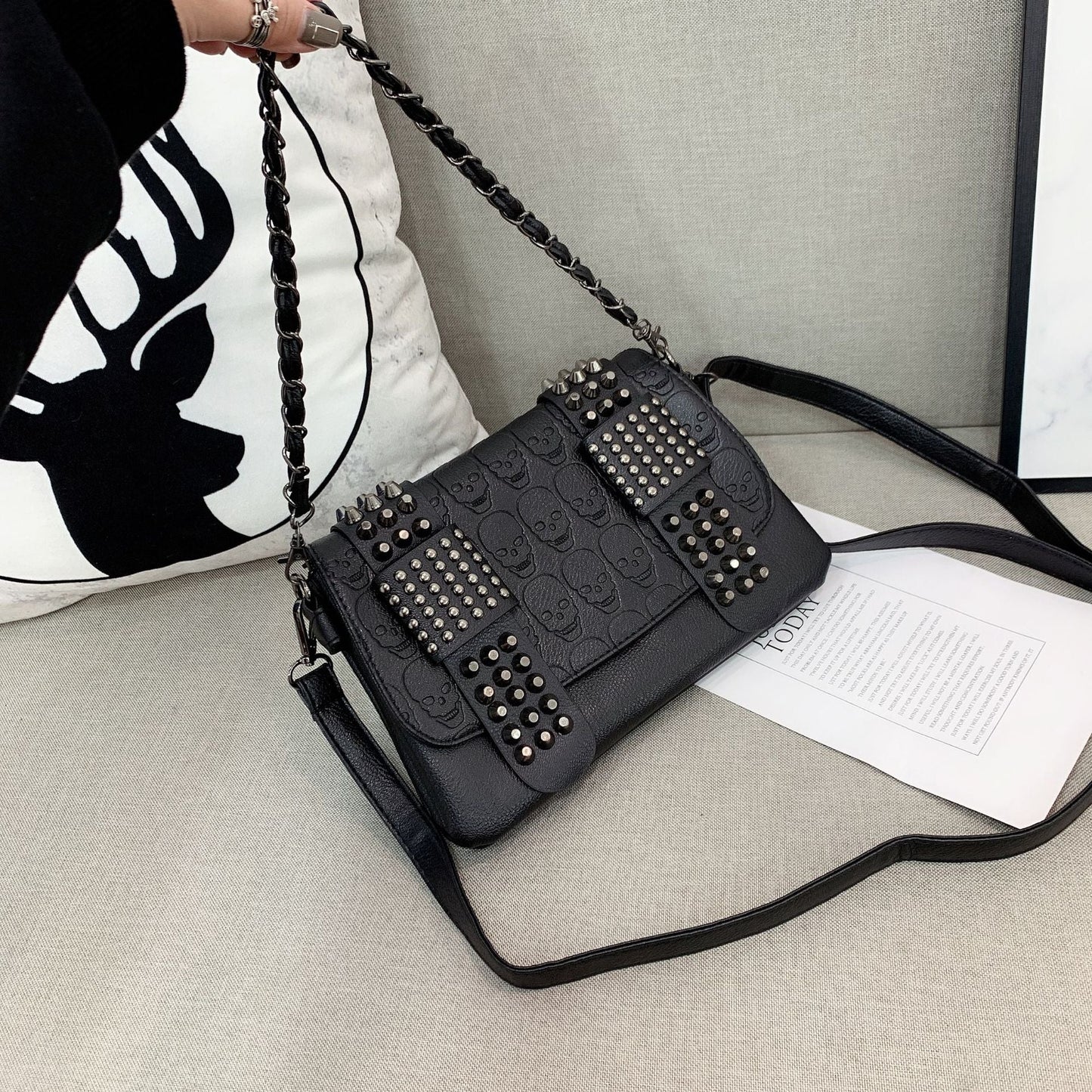 Women bag retro chain wrist fashion  women bag rivet skull woman shoulder straddle handbag