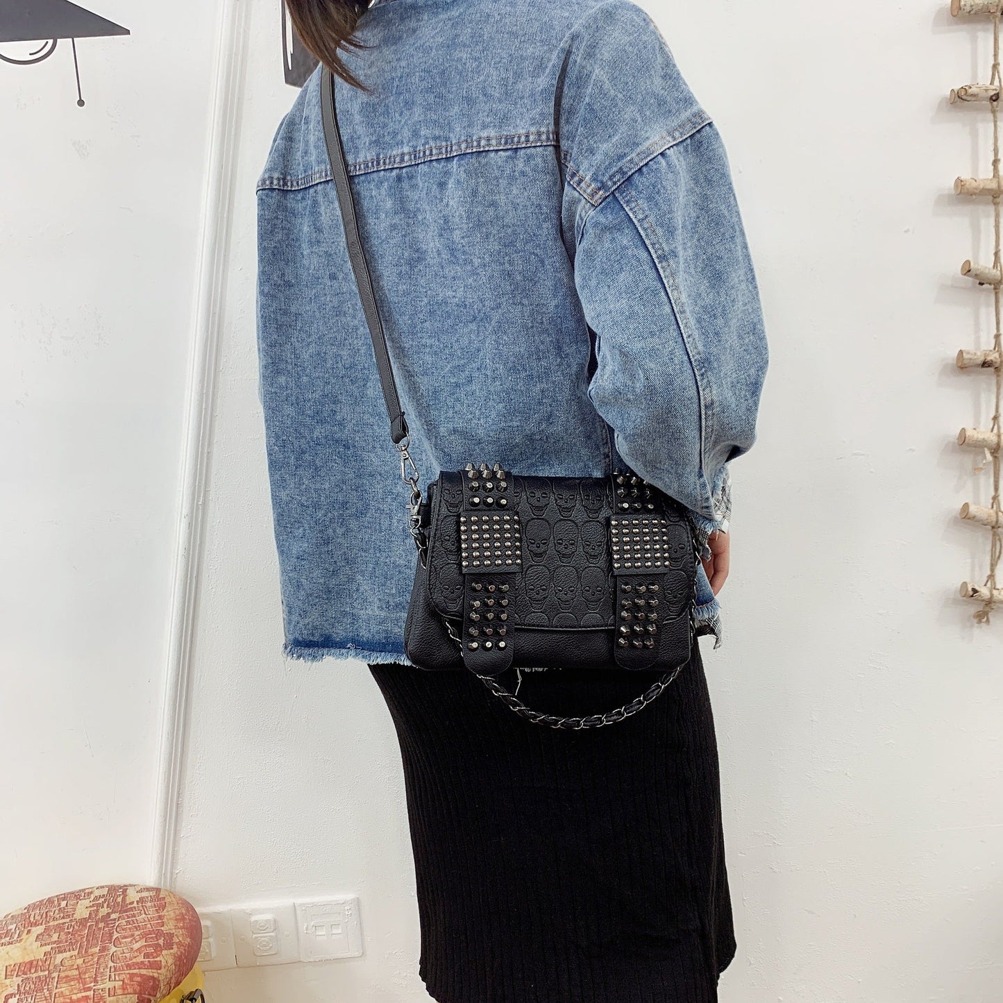 Women bag retro chain wrist fashion  women bag rivet skull woman shoulder straddle handbag